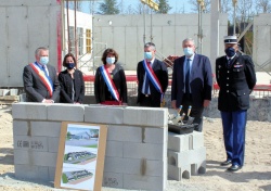 Pose de la 1ère pierre de la Gendarmerie